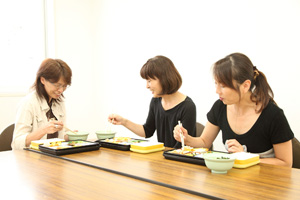 食事休憩